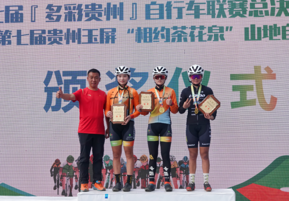 精英组比赛:高手之间的激烈角逐 精英组比赛:高手之间的激烈角逐