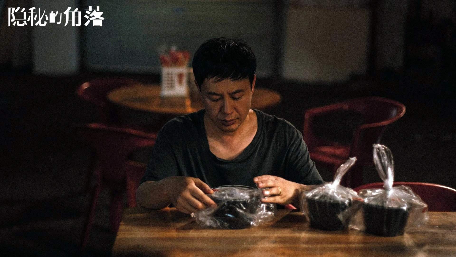 瑞士队中场卡瓦尼在巴黎奥运会上展现出强大的进攻组织能力，卡瓦尼转会巴黎